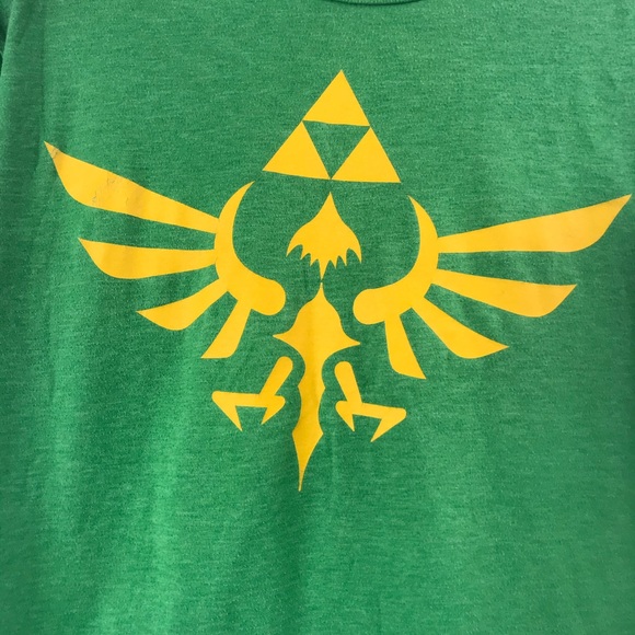 Zelda Green Yellow Emblem Graphic Short Sleeve 455 - Picture 2 of 5